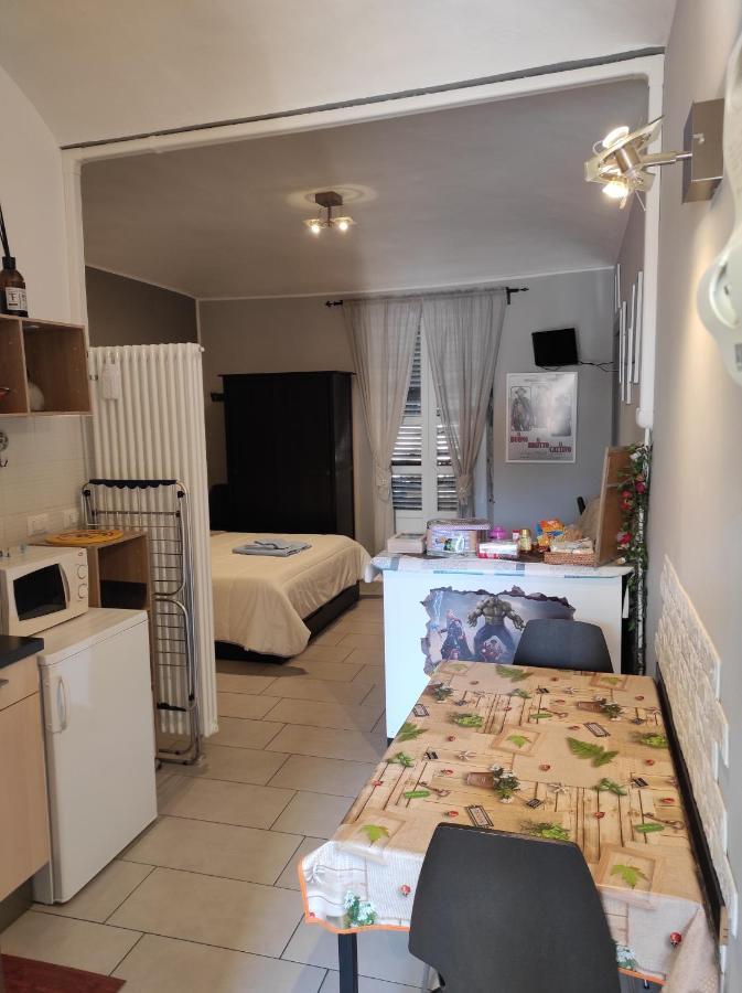 Cinecasa Di Andrea E Cristina Apartment Turin Bagian luar foto