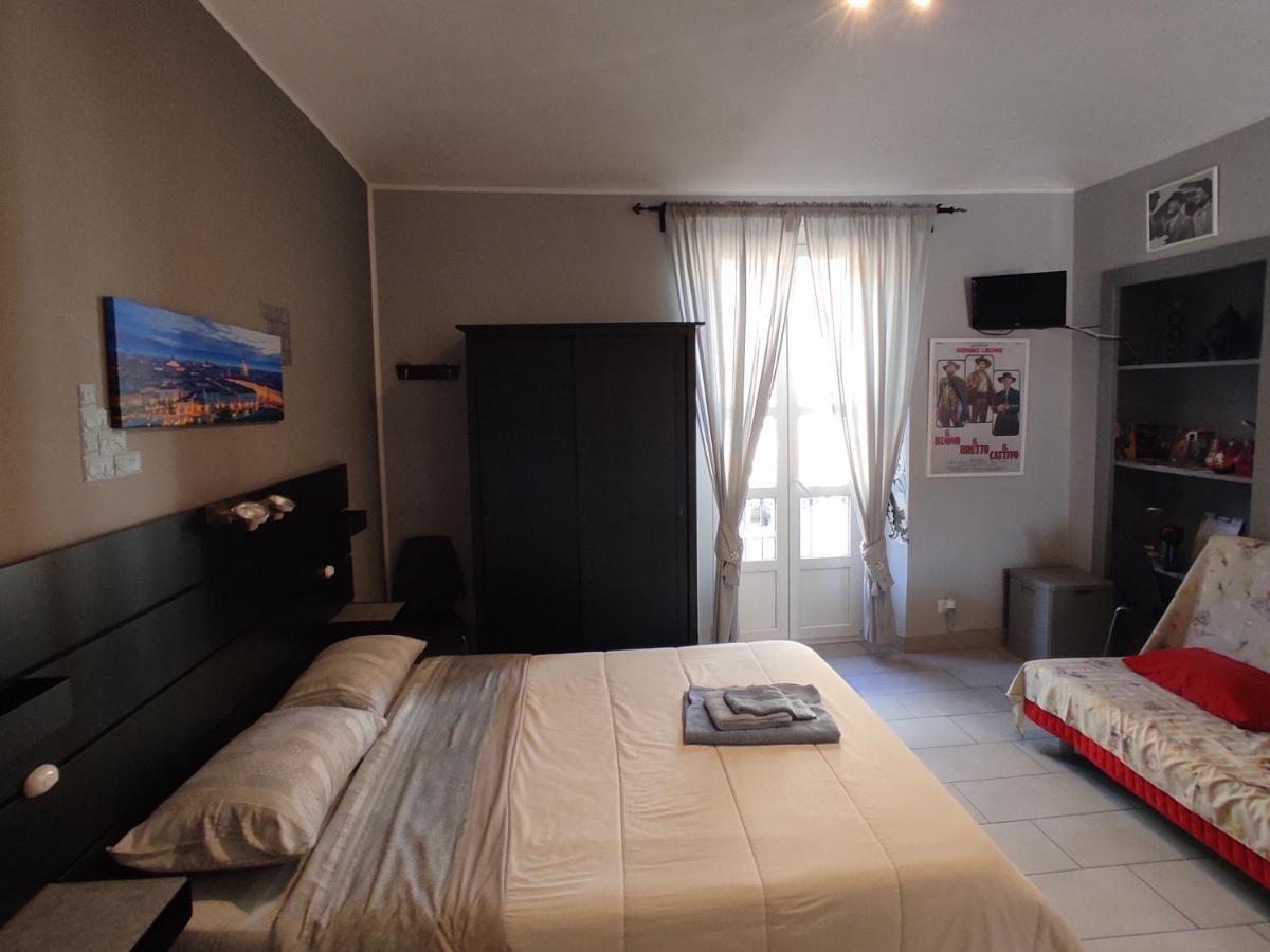 Cinecasa Di Andrea E Cristina Apartment Turin Bagian luar foto