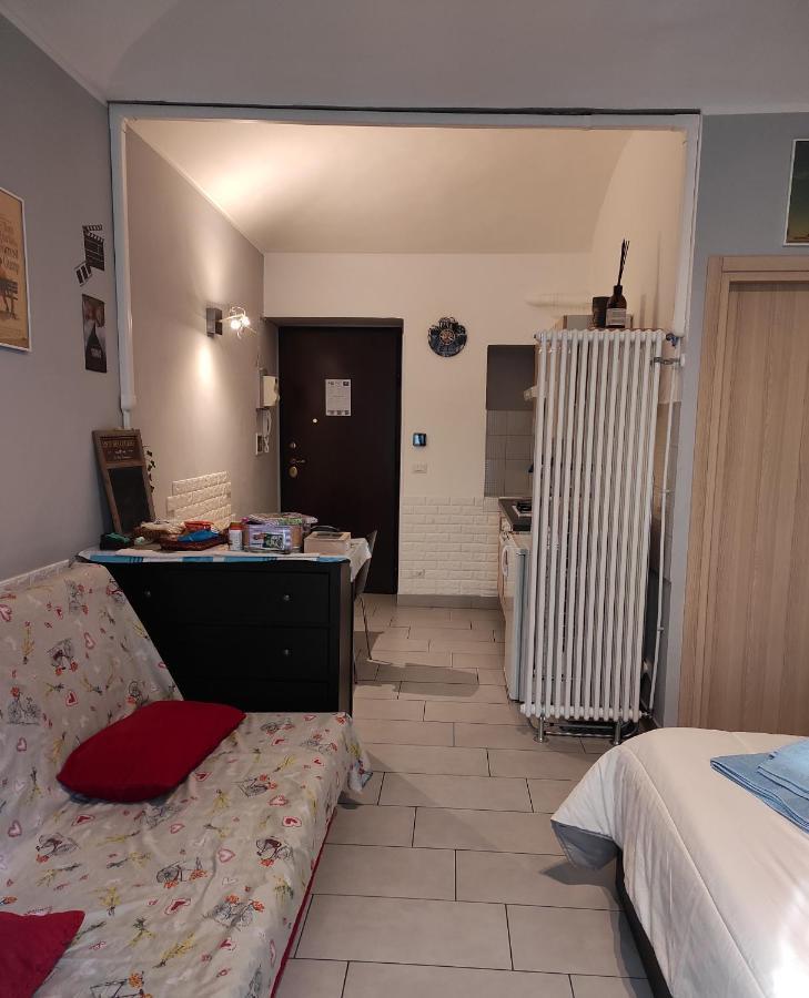 Cinecasa Di Andrea E Cristina Apartment Turin Bagian luar foto
