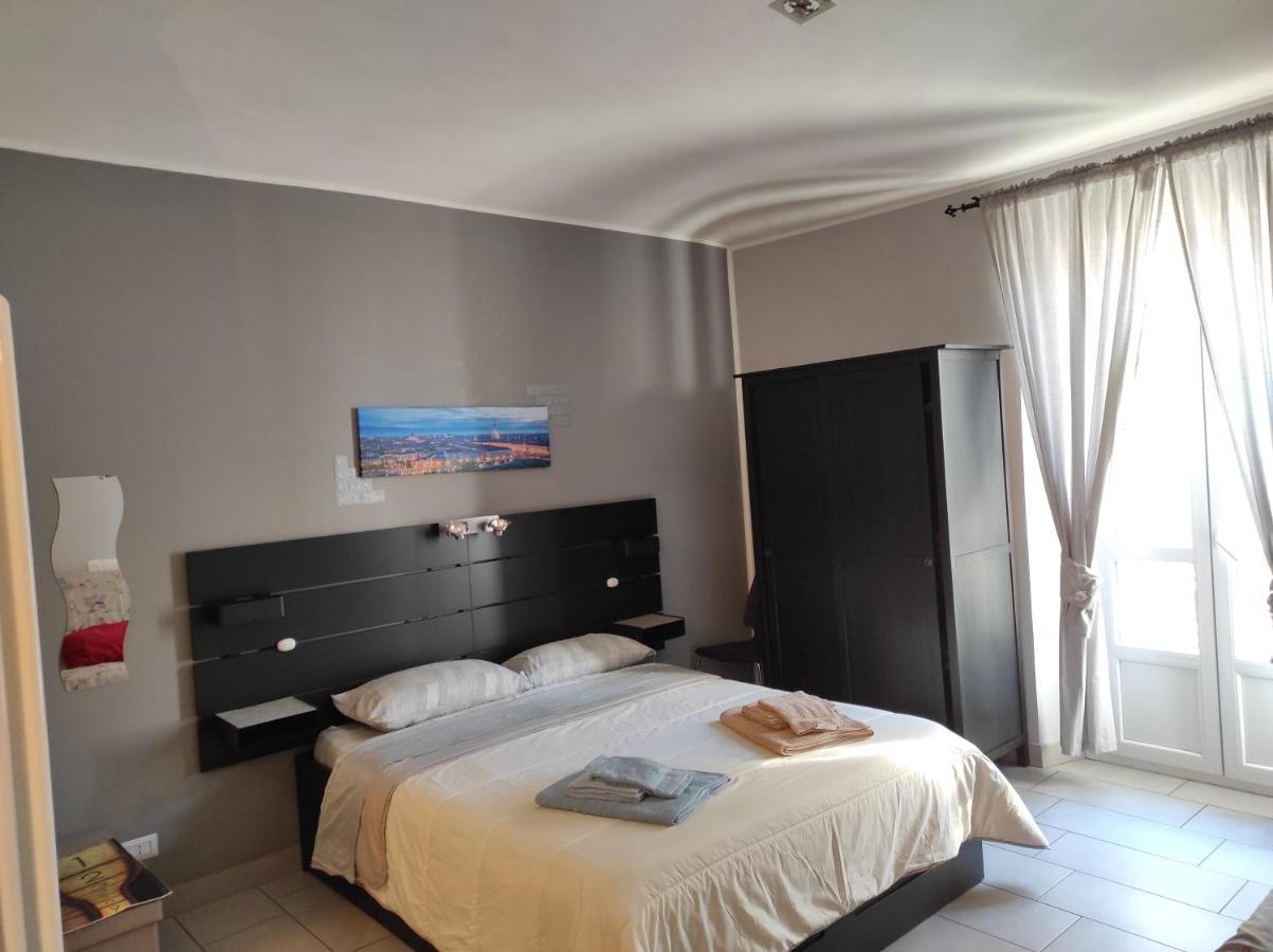 Cinecasa Di Andrea E Cristina Apartment Turin Bagian luar foto
