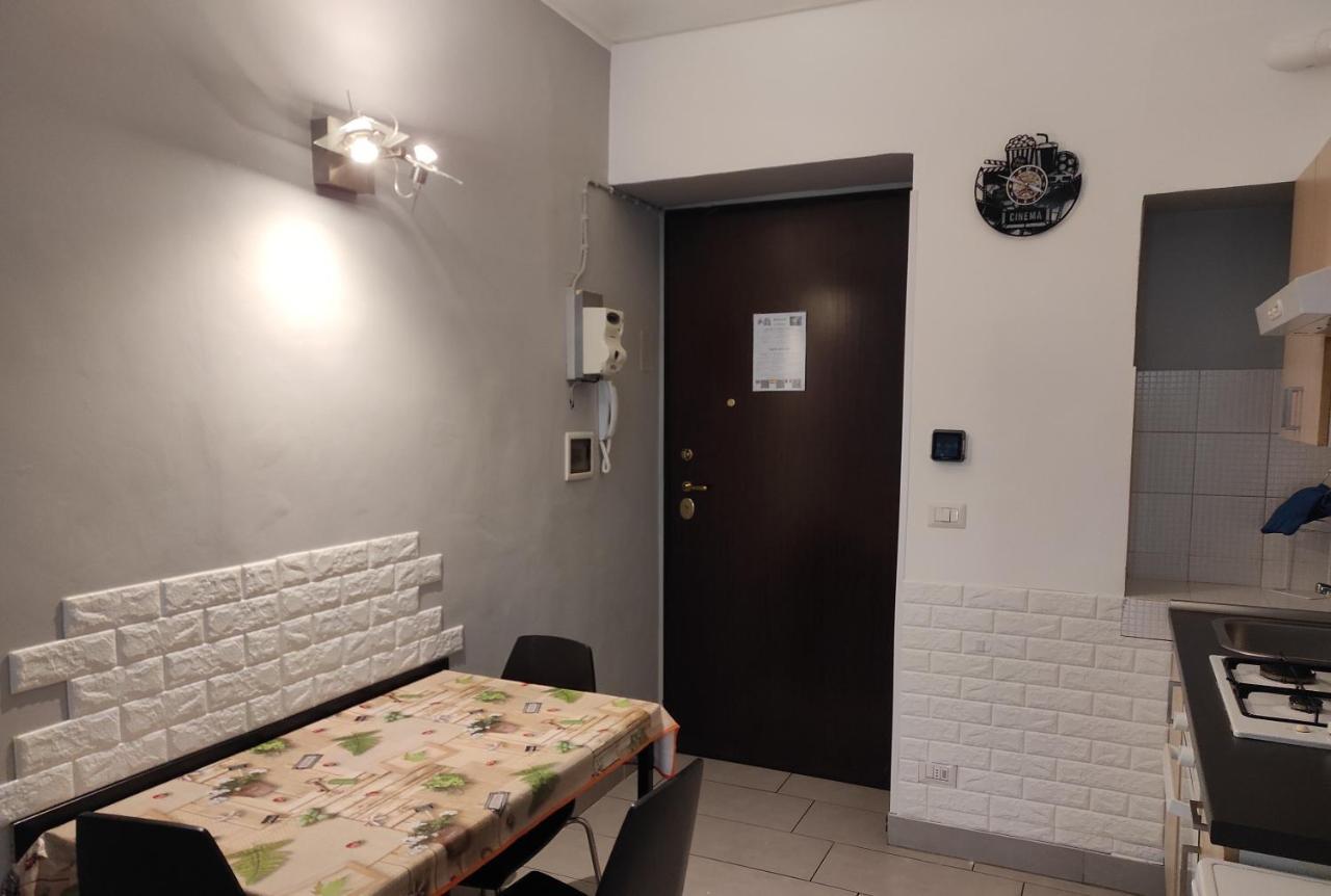 Cinecasa Di Andrea E Cristina Apartment Turin Bagian luar foto