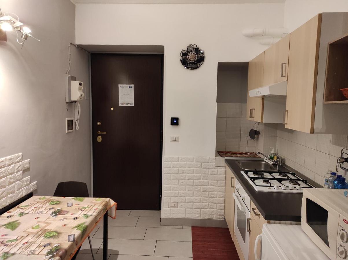 Cinecasa Di Andrea E Cristina Apartment Turin Bagian luar foto