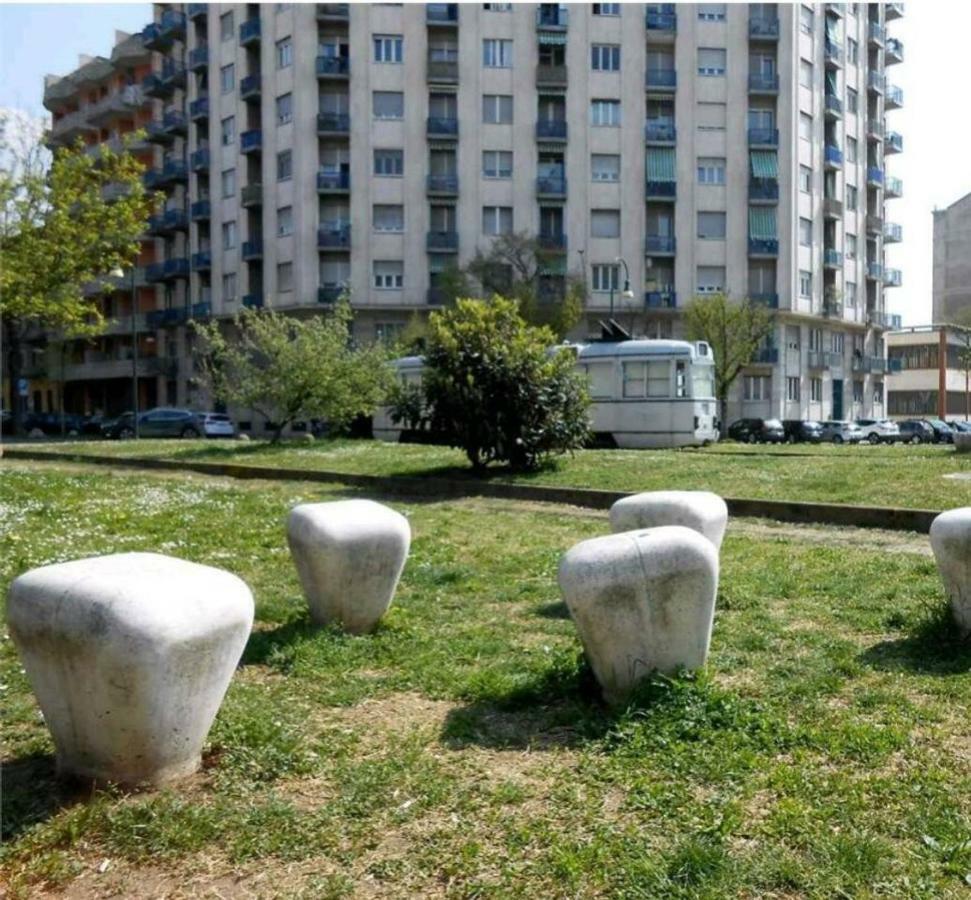 Cinecasa Di Andrea E Cristina Apartment Turin Bagian luar foto