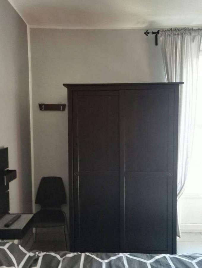Cinecasa Di Andrea E Cristina Apartment Turin Bagian luar foto